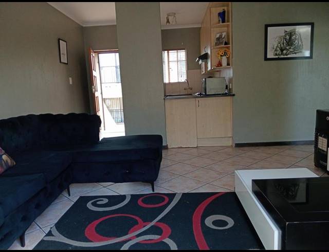 2 BEDROOM APARTMENT FOR SALE IN WILGEHEUWEL